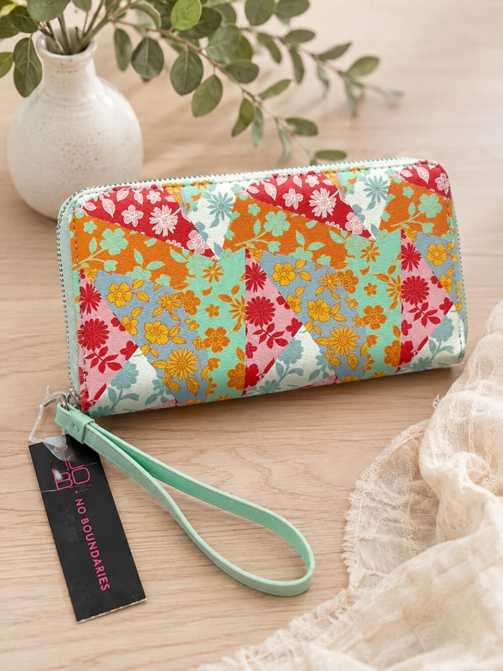 NWT No Boundaries Floral Zip Around Wristlet Wallet Multicolor Y2K Boho Strap